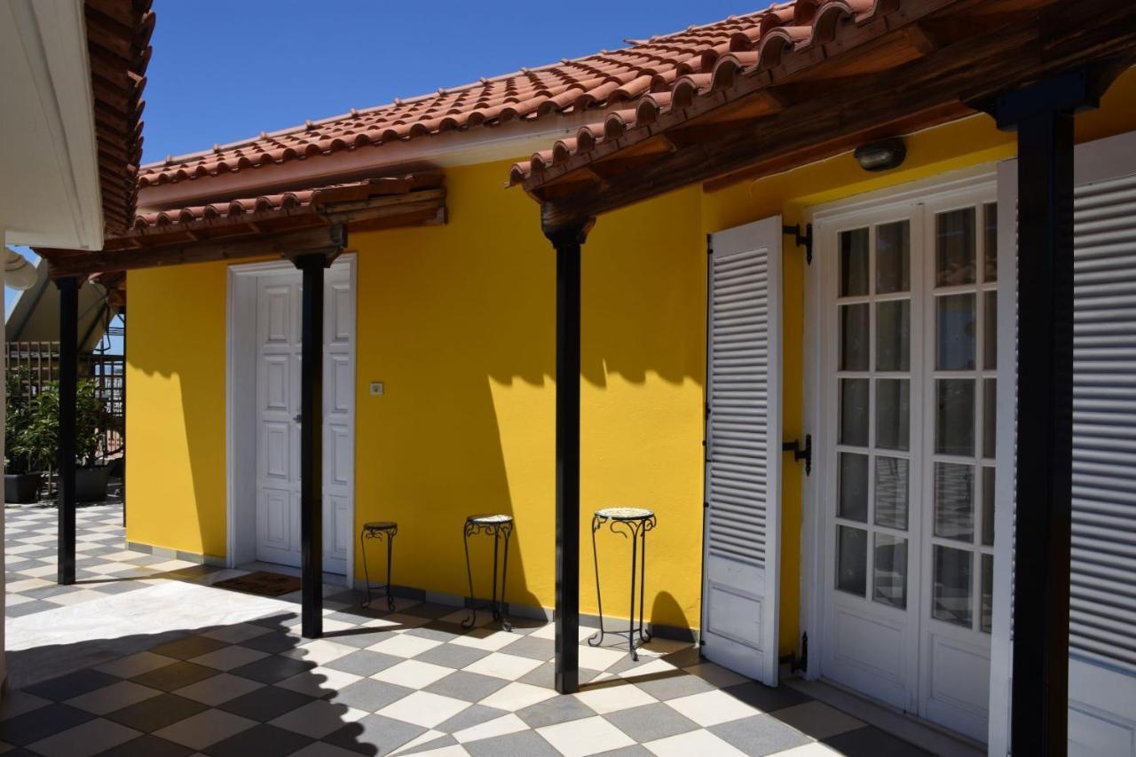 The Yellow Art Home Kalamáta Kültér fotó