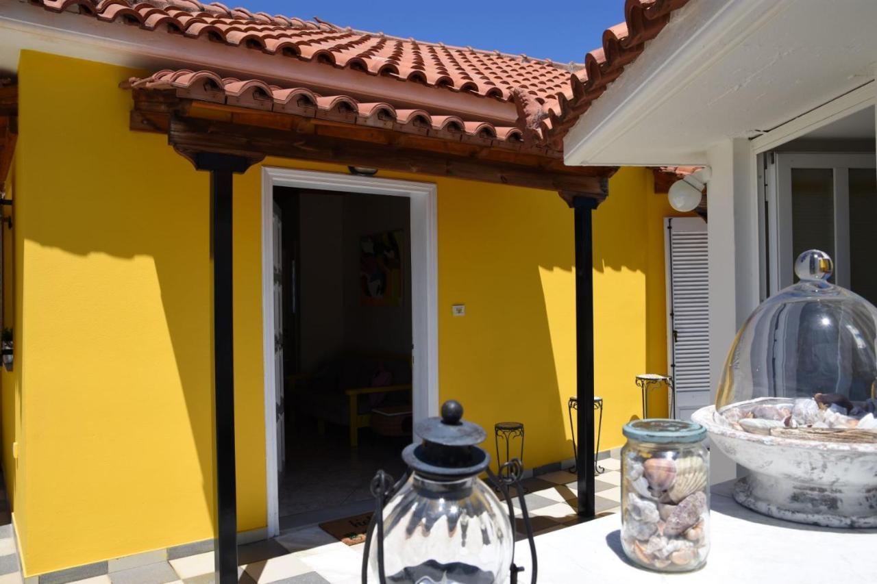 The Yellow Art Home Kalamáta Kültér fotó